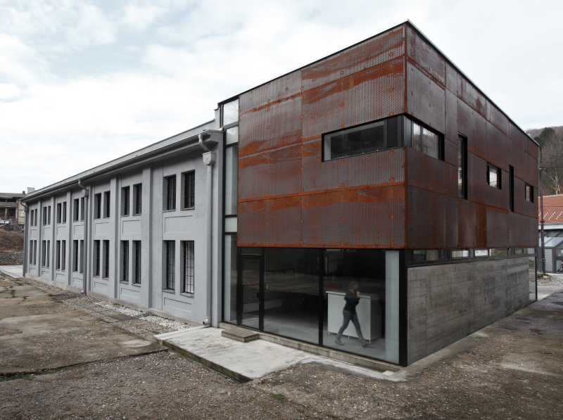 SHINING uncovered appearances